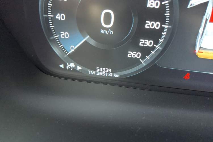 Used Volvo S90 2021 B5 Zhiyi Luxury Edition Odometer Close Up