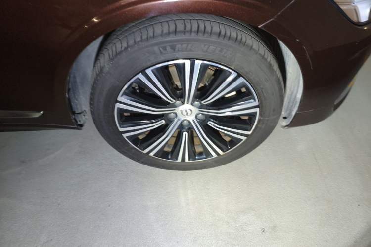 Used Volvo S90 2021 B5 Zhiyi Luxury Edition Right Front Wheel Hub