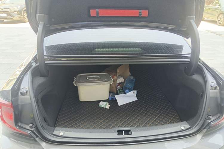 Used Volvo S90 2021 B5 Zhiyi Luxury Edition Trunk