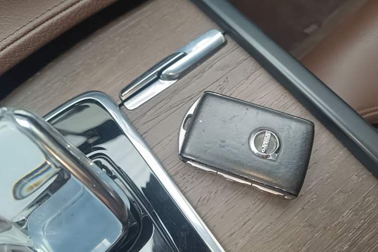 Used Volvo S90 2021 B5 Zhiyuan Luxury Edition Vehicle Key