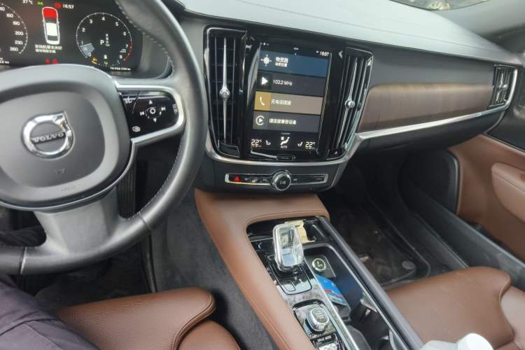 Used Volvo S90 2021 B5 Zhiyi Luxury Edition Audio And AC Panel