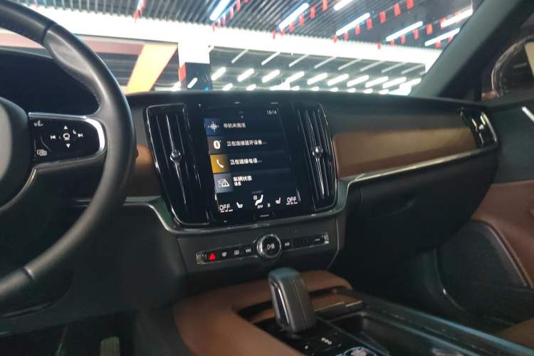Used Volvo S90 2021 B5 Zhiyi Luxury Edition Audio And AC Panel