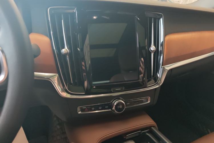 Used Volvo S90 2021 B5 Zhiyi Luxury Edition Audio And AC Panel