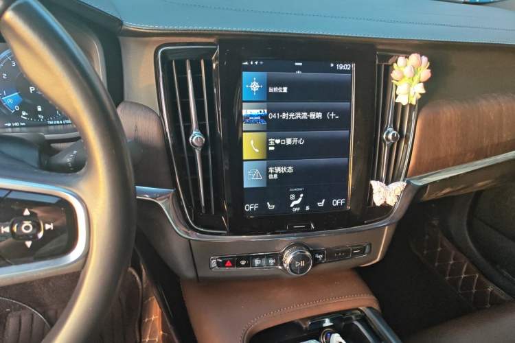 Used Volvo S90 2021 B5 Luxury Smart Edition Audio And AC Panel