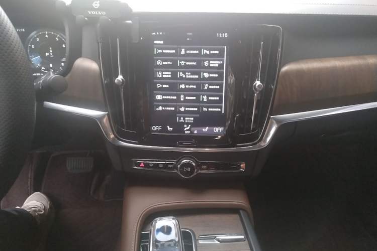Used Volvo S90 2021 B5 Luxury Smart Edition Audio And AC Panel