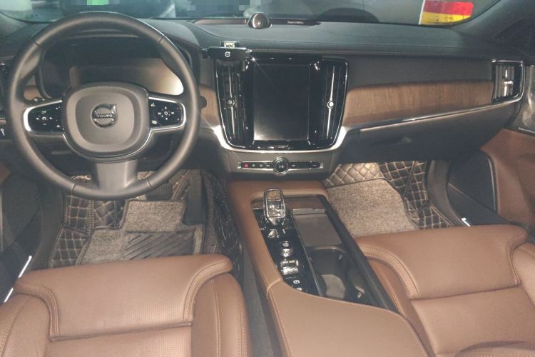 Used Volvo S90 2021 B5 Luxury Smart Edition Center Console