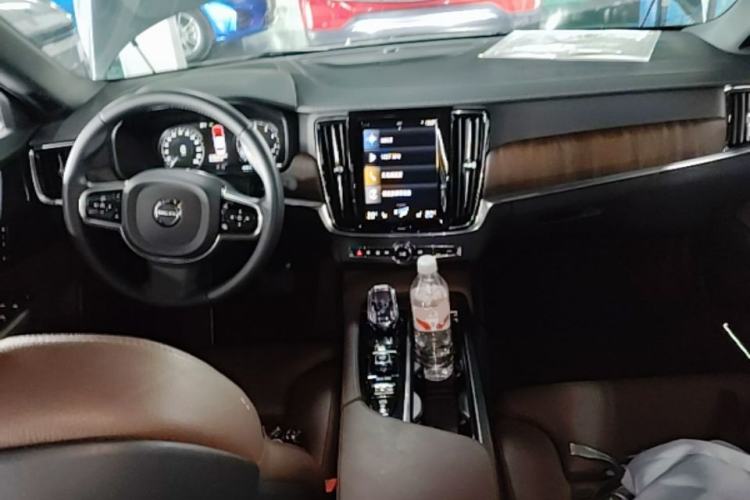 Used Volvo S90 2021 B5 Zhiyuan Luxury Edition Center Console