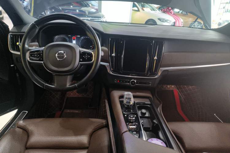 Used Volvo S90 2021 B5 Zhiyuan Luxury Edition Center Console