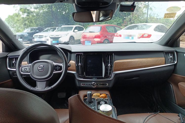Used Volvo S90 2021 B5 Zhiyuan Luxury Edition Center Console