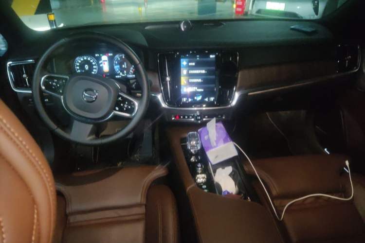 Used Volvo S90 2021 B5 Luxury Smart Edition Center Console