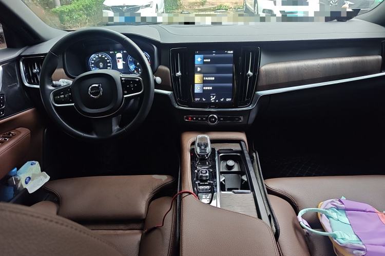 Used Volvo S90 2021 B5 Zhiyuan Luxury Edition Center Console