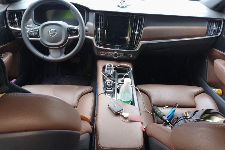 Used Volvo S90 2021 B5 Zhiyuan Luxury Edition Center Console