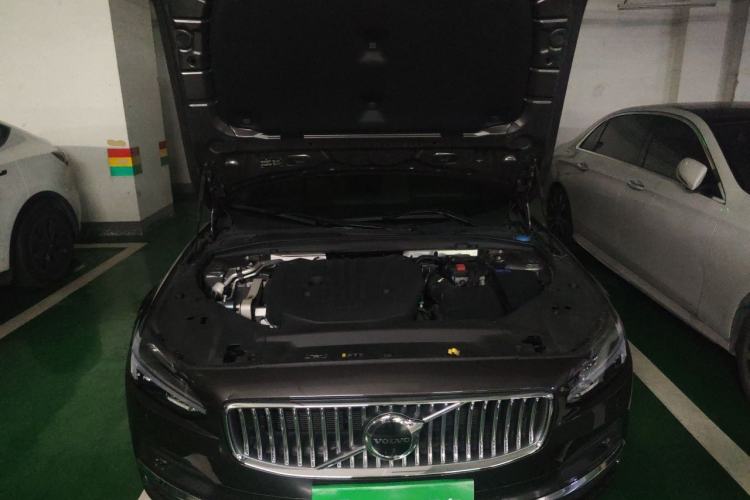Used Volvo S90 2021 B5 Luxury Smart Edition Engine Bay