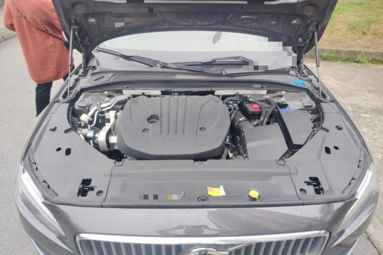 Used Volvo S90 2021 B5 Zhiyi Luxury Edition Engine Bay