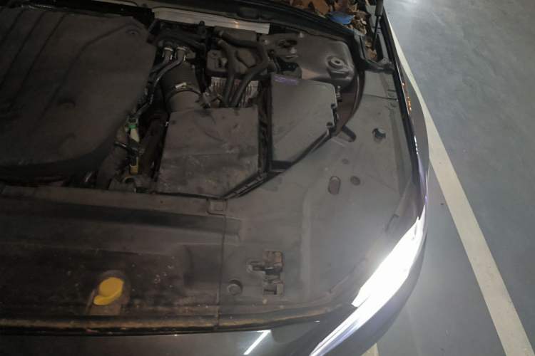 Used Volvo S90 2021 B5 Luxury Smart Edition Engine Bay Left