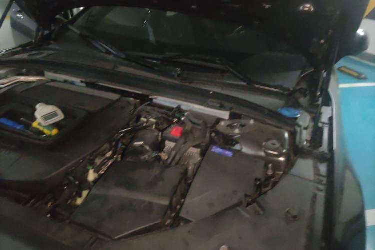 Used Volvo S90 2021 B5 Luxury Smart Edition Engine Bay Left