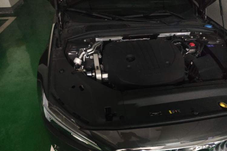 Used Volvo S90 2021 B5 Luxury Smart Edition Engine Bay Right