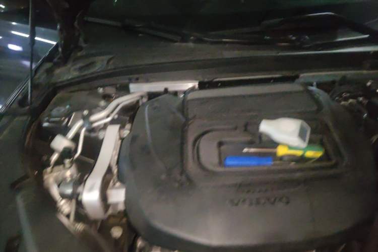 Used Volvo S90 2021 B5 Luxury Smart Edition Engine Bay Right