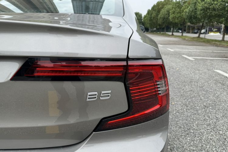 Used Volvo S90 2021 B5 Zhiyuan Luxury Edition Exterior 9