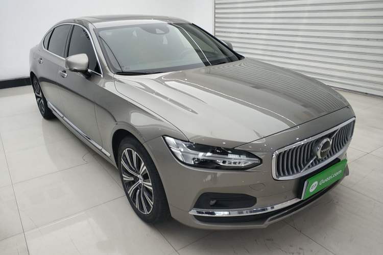 Used Volvo S90 2021 B5 Zhiyuan Luxury Edition Front Right 45 Deg