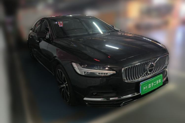 Used Volvo S90 2021 B5 Luxury Smart Edition Front Right 45 Deg