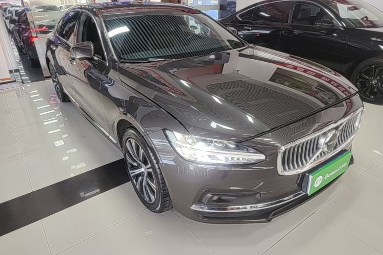 Used Volvo S90 2021 B5 Zhiyi Luxury Edition Front Right 45 Deg