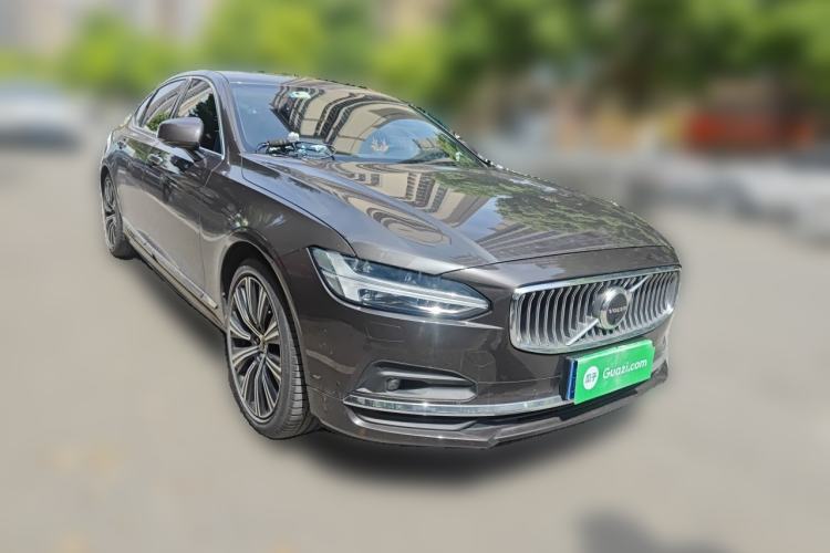 Used Volvo S90 2021 B5 Luxury Smart Edition Front Right 45 Deg