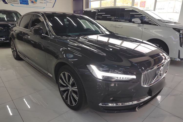 Used Volvo S90 2021 B5 Zhiyi Luxury Edition Front Right 45 Deg