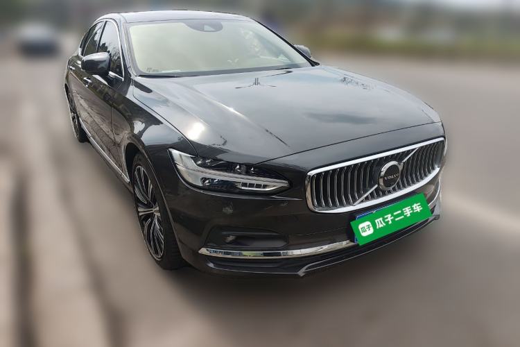 Used Volvo S90 2021 B5 Luxury Smart Edition Front Right 45 Deg