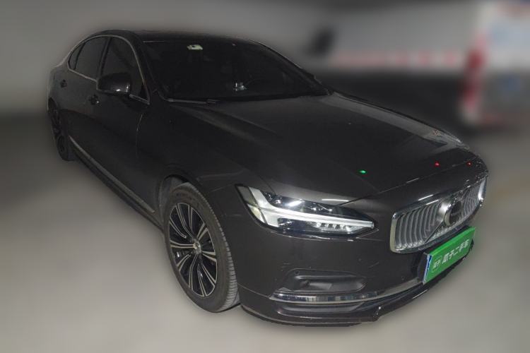 Used Volvo S90 2021 B5 Zhiyi Luxury Edition Front Right 45 Deg