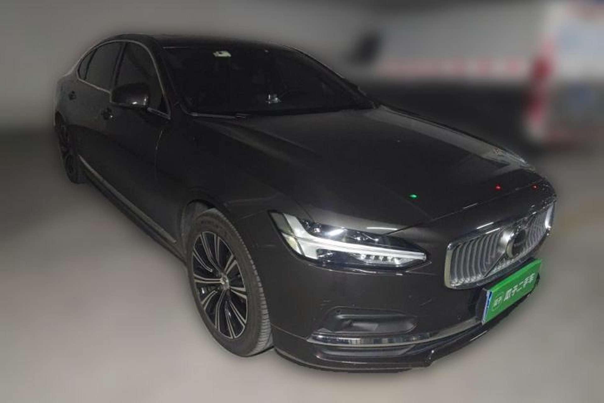 Used Volvo S90 2021 B5 Zhiyi Luxury Edition Front Right 45 Deg
