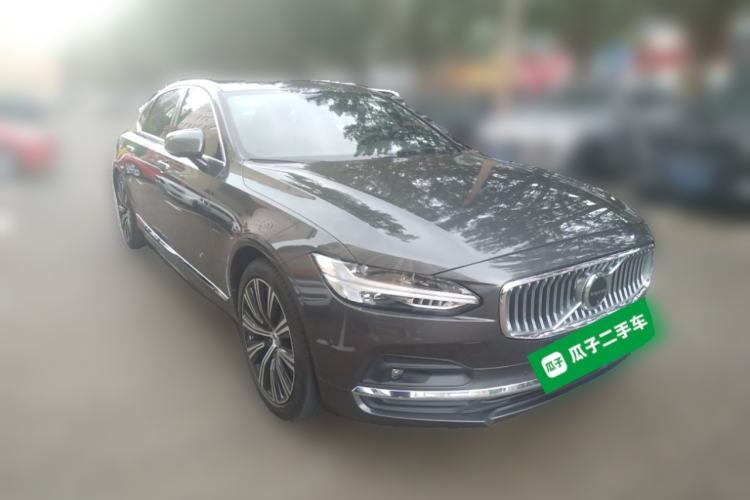 Used Volvo S90 2021 B5 Luxury Smart Edition Front Right 45 Deg