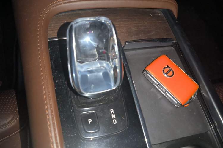 Used Volvo S90 2021 B5 Luxury Smart Edition Gear Lever