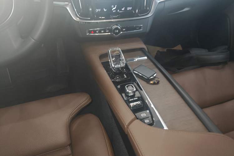 Used Volvo S90 2021 B5 Zhiyuan Luxury Edition Gear Lever