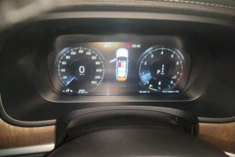 Used Volvo S90 2021 B5 Luxury Smart Edition Instrument Cluster