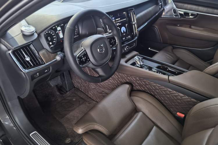 Used Volvo S90 2021 B5 Luxury Smart Edition Interior 4