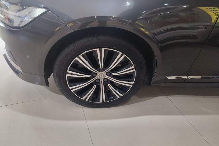 Used Volvo S90 2021 B5 Zhiyuan Luxury Edition Left Front Wheel Hub