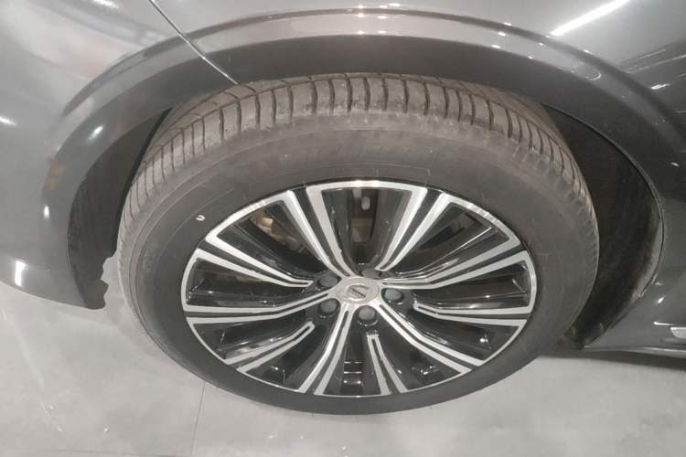 Used Volvo S90 2021 B5 Zhiyuan Luxury Edition Left Front Wheel Hub