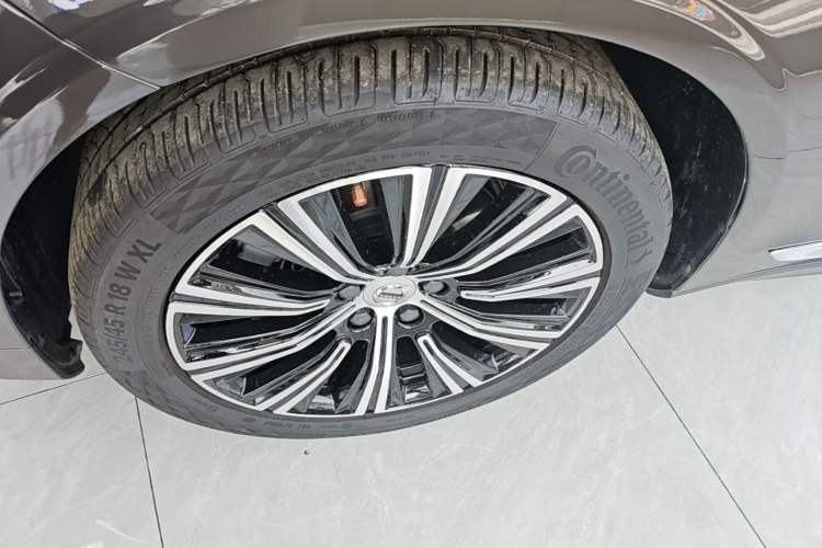 Used Volvo S90 2021 B5 Zhiyi Luxury Edition Left Front Wheel Hub