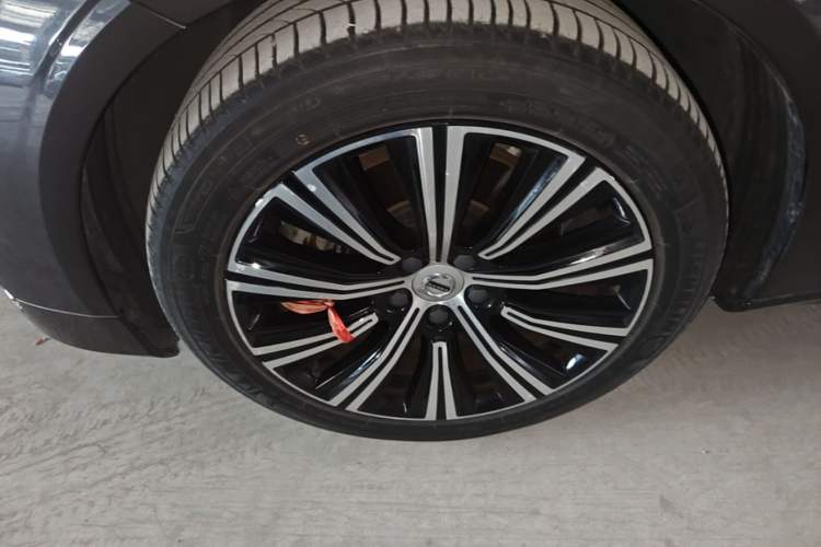 Used Volvo S90 2021 B5 Zhiyuan Luxury Edition Left Front Wheel Hub