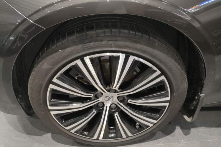 Used Volvo S90 2021 B5 Luxury Smart Edition Left Front Wheel Hub