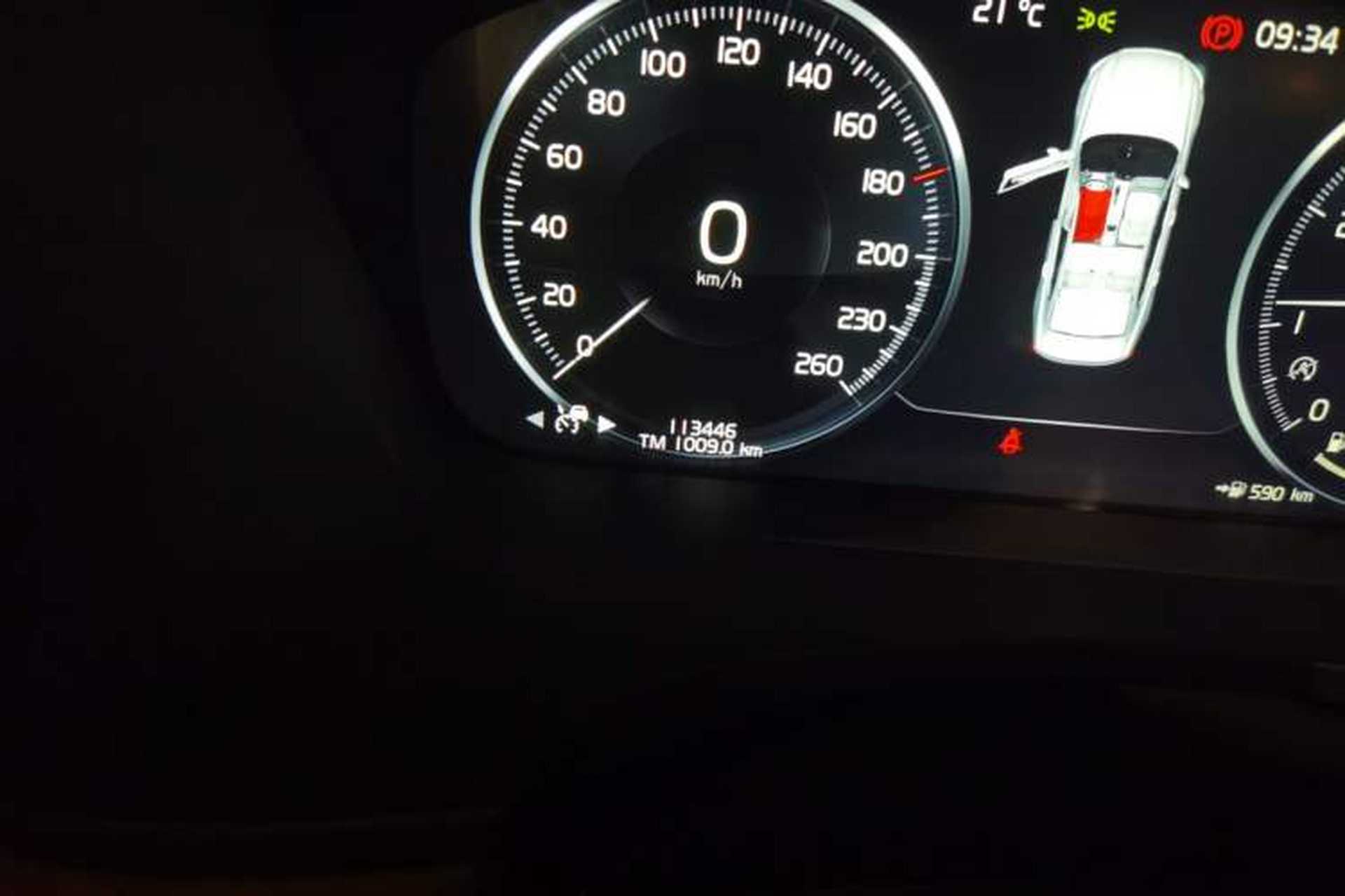 Used Volvo S90 2021 B5 Zhiyi Luxury Edition Odometer Close Up
