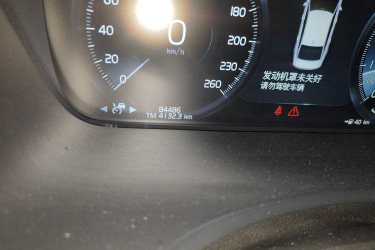 Used Volvo S90 2021 B5 Zhiyuan Sport Edition Odometer Close Up