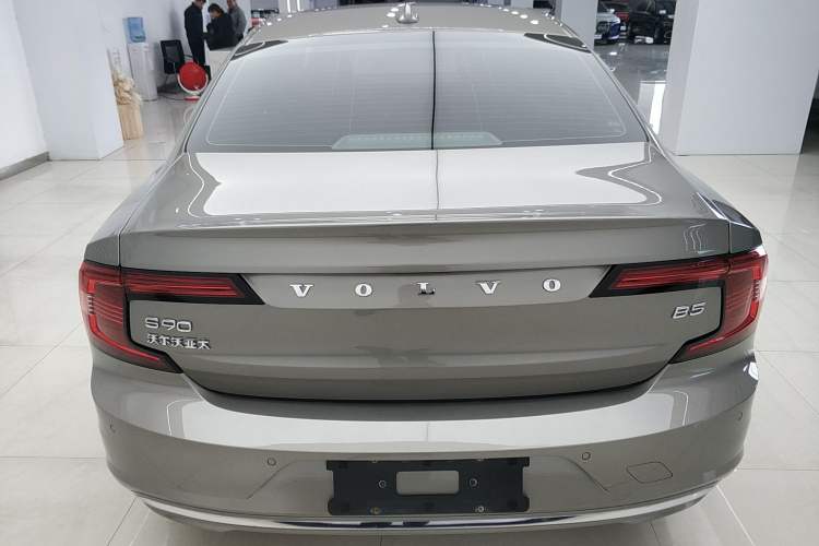 Used Volvo S90 2021 B5 Zhiyuan Luxury Edition Rear