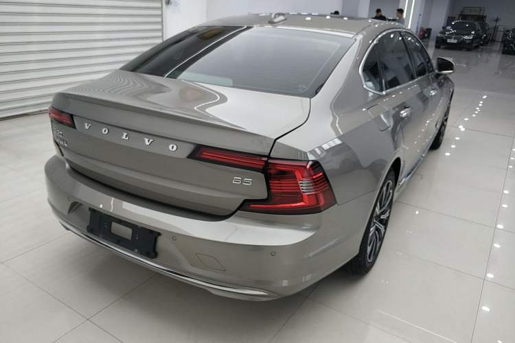 Used Volvo S90 2021 B5 Zhiyuan Luxury Edition Rear Right 45 Deg