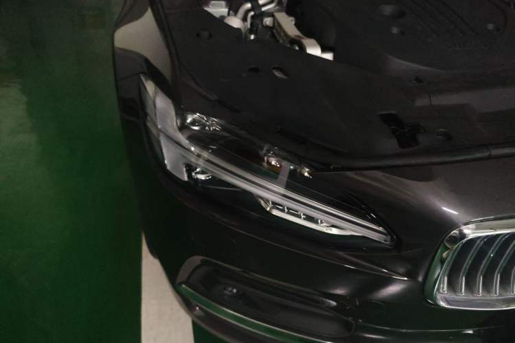 Used Volvo S90 2021 B5 Luxury Smart Edition Right Front Headlight