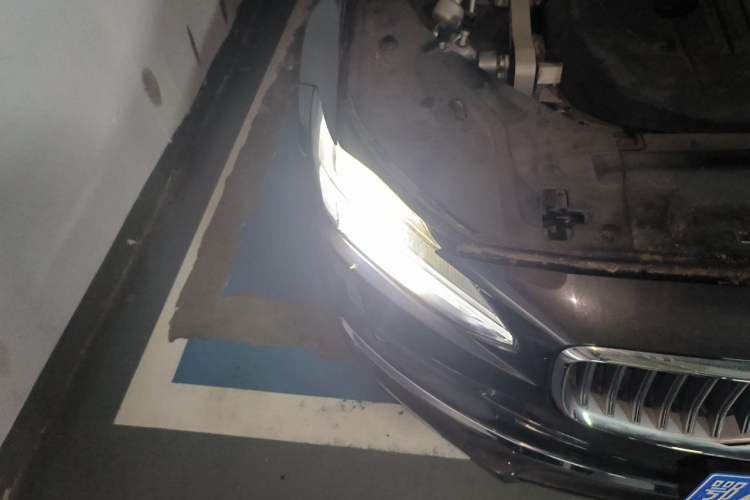 Used Volvo S90 2021 B5 Luxury Smart Edition Right Front Headlight