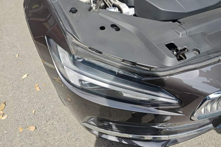 Used Volvo S90 2021 B5 Luxury Smart Edition Right Front Headlight