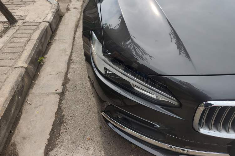 Used Volvo S90 2021 B5 Luxury Smart Edition Right Front Headlight