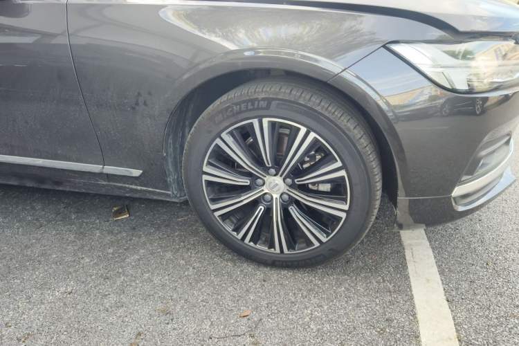 Used Volvo S90 2021 B5 Zhiyi Luxury Edition Right Front Wheel Hub